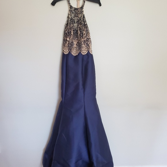 MORILEE long evening gown. - Picture 1 of 8